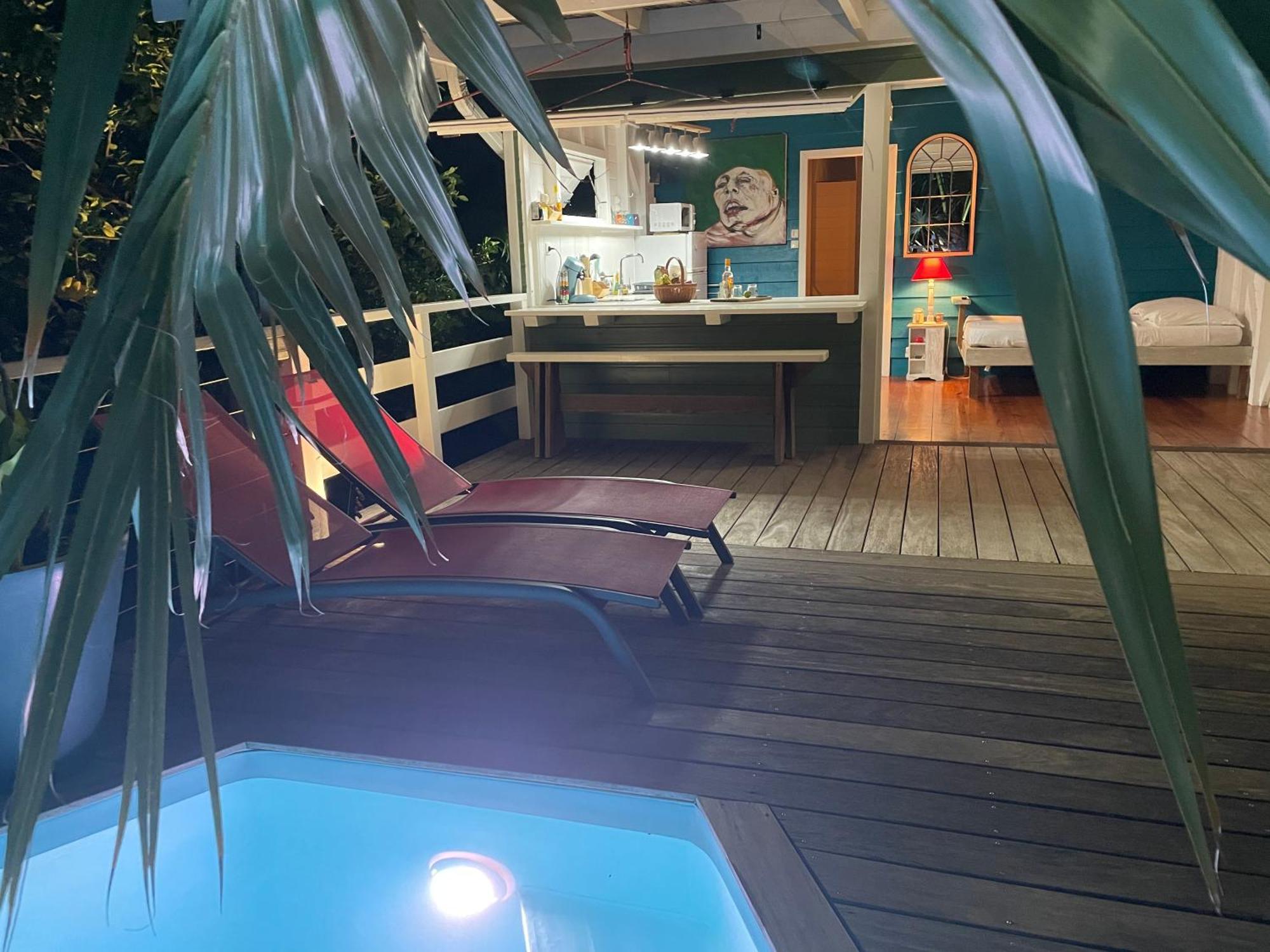 Charmant Bungalow Avec Petite Piscine Privee Riviere-Salee Экстерьер фото