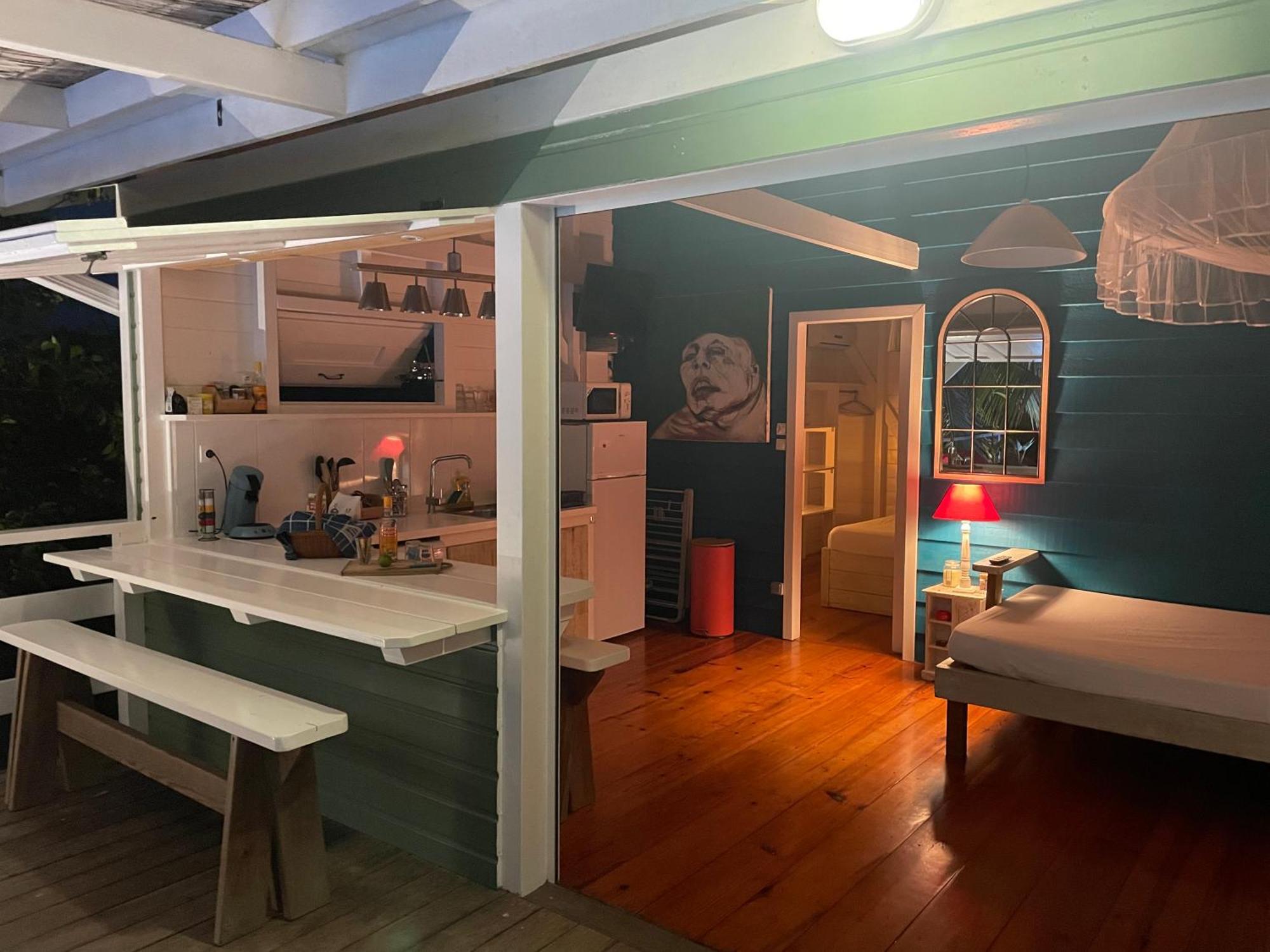 Charmant Bungalow Avec Petite Piscine Privee Riviere-Salee Экстерьер фото