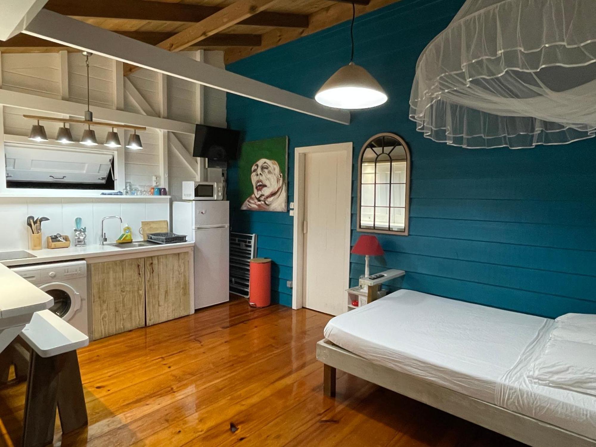 Charmant Bungalow Avec Petite Piscine Privee Riviere-Salee Экстерьер фото
